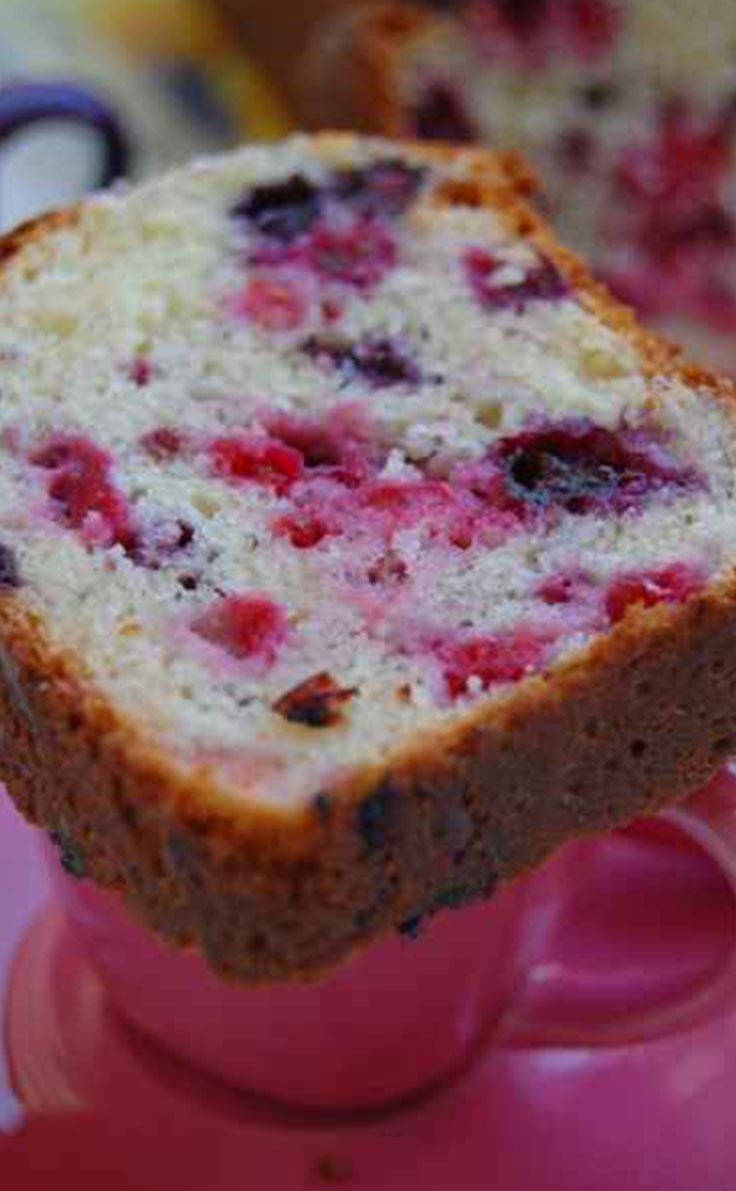 Cake moelleux aux fruits rouges -   17 cake Fruit rouges ideas