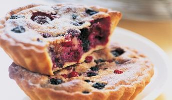 Recette Tarte amandine aux fruits rouges - recettes Les desserts -   17 cake Fruit rouges ideas