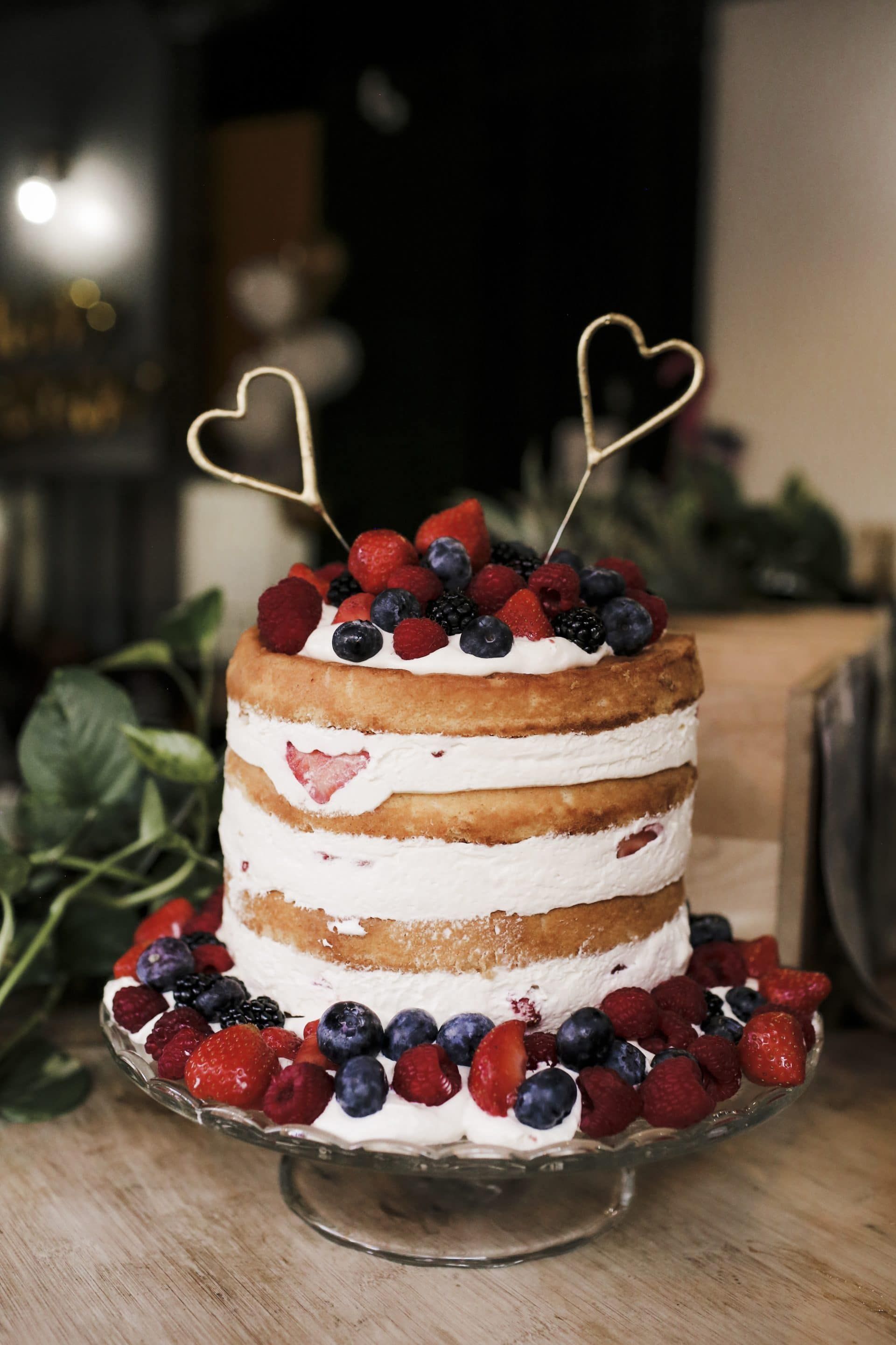 Recette du naked cake aux fruits rouges -   17 cake Fruit rouges ideas