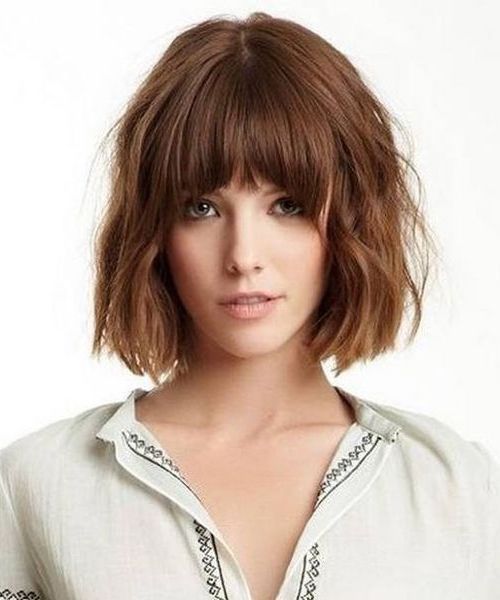 Delicate Full Fringe Chin Length Haircuts for Women to Look Classy -   20 hairstyles Fringe bob ideas