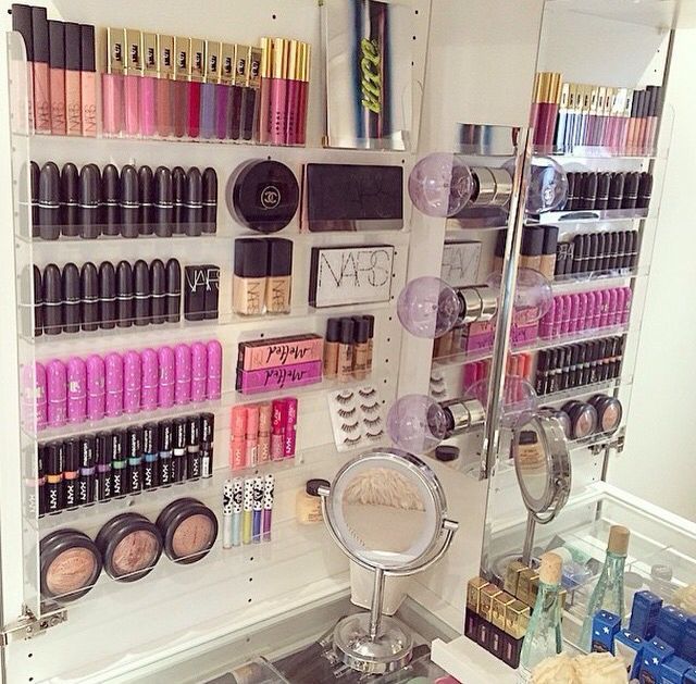 Unique Ways to Organize Beauty Products -   4 big makeup Collection ideas