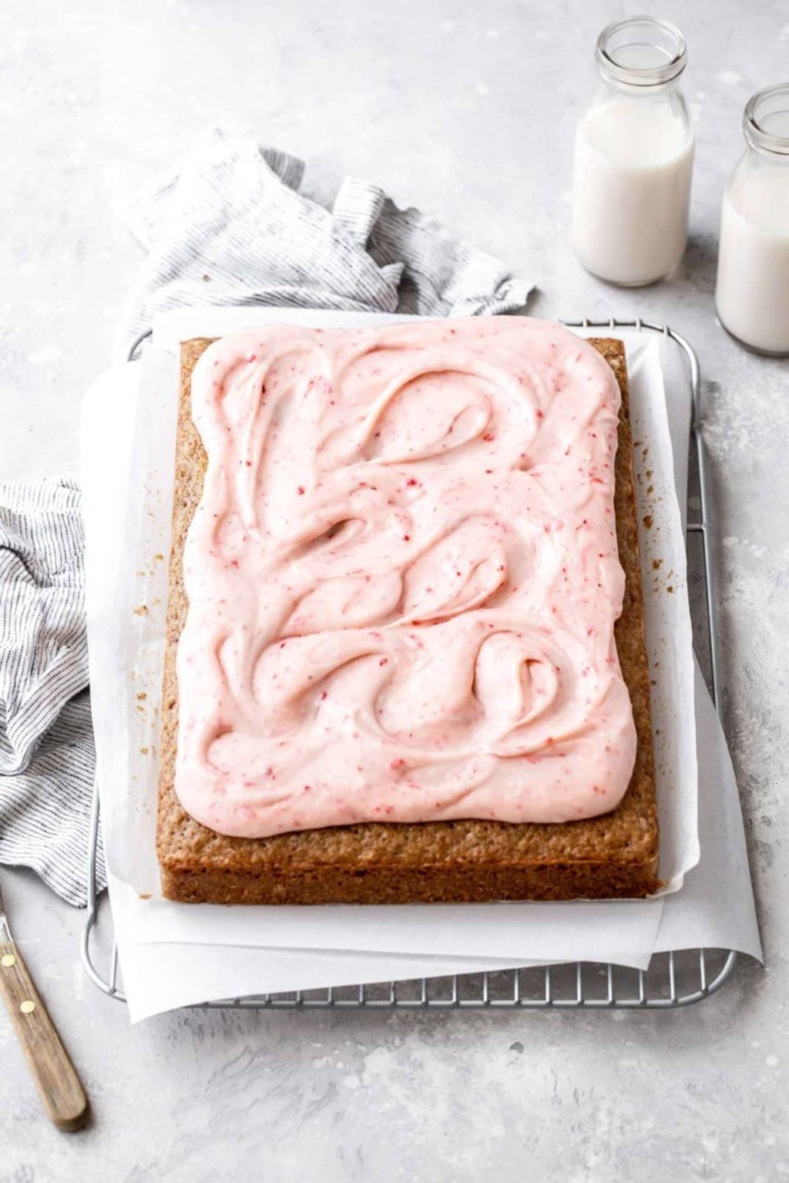 If You Make One Cake This Summer, It Should Be This Fresh Strawberry Sheet Cake -   5 cake Pretty treats ideas