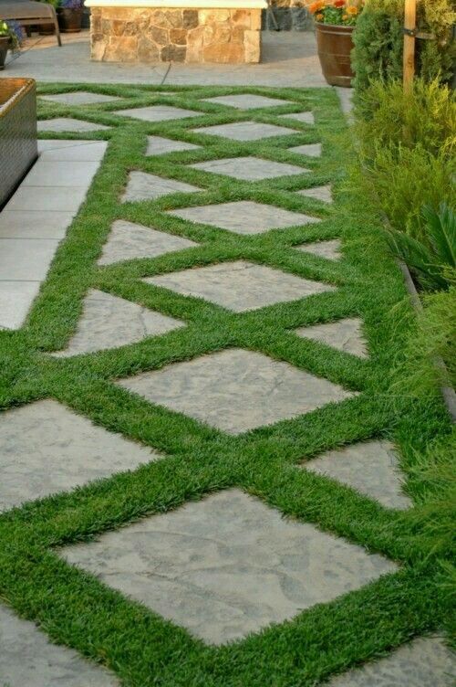 8+ Front Yard Landscaping Ideas To Make More Beautiful -   9 garden design Square stepping stones ideas