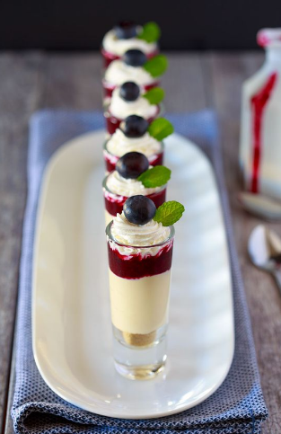 BLUEBERRY CHEESECAKE SHOOTERS -   13 desserts For Parties shot glasses ideas