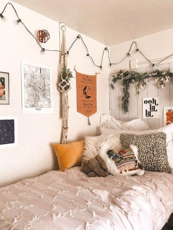 10 Amazing Dorm Room Wall Decor Ideas to Make Your Roommates Jealous -   17 room decor Lights desks ideas