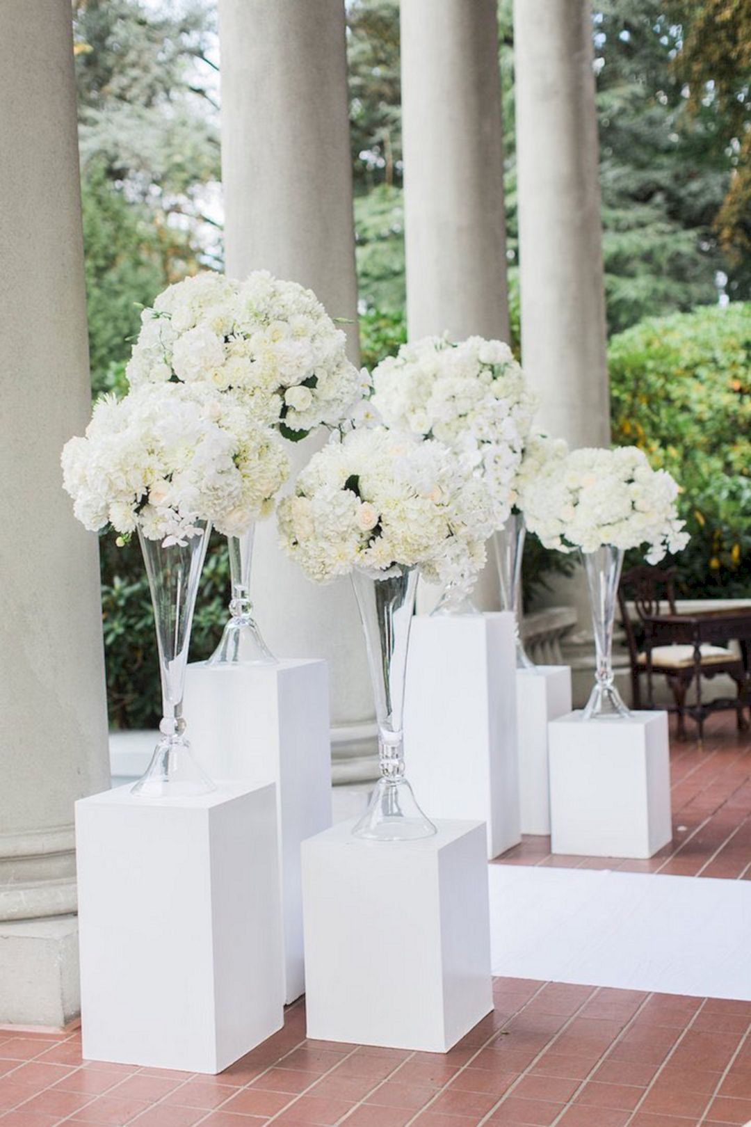 50+ Most Popular White Wedding Decoration Ideas For Your Elegant Wedding -   17 wedding Decoracion elegant ideas