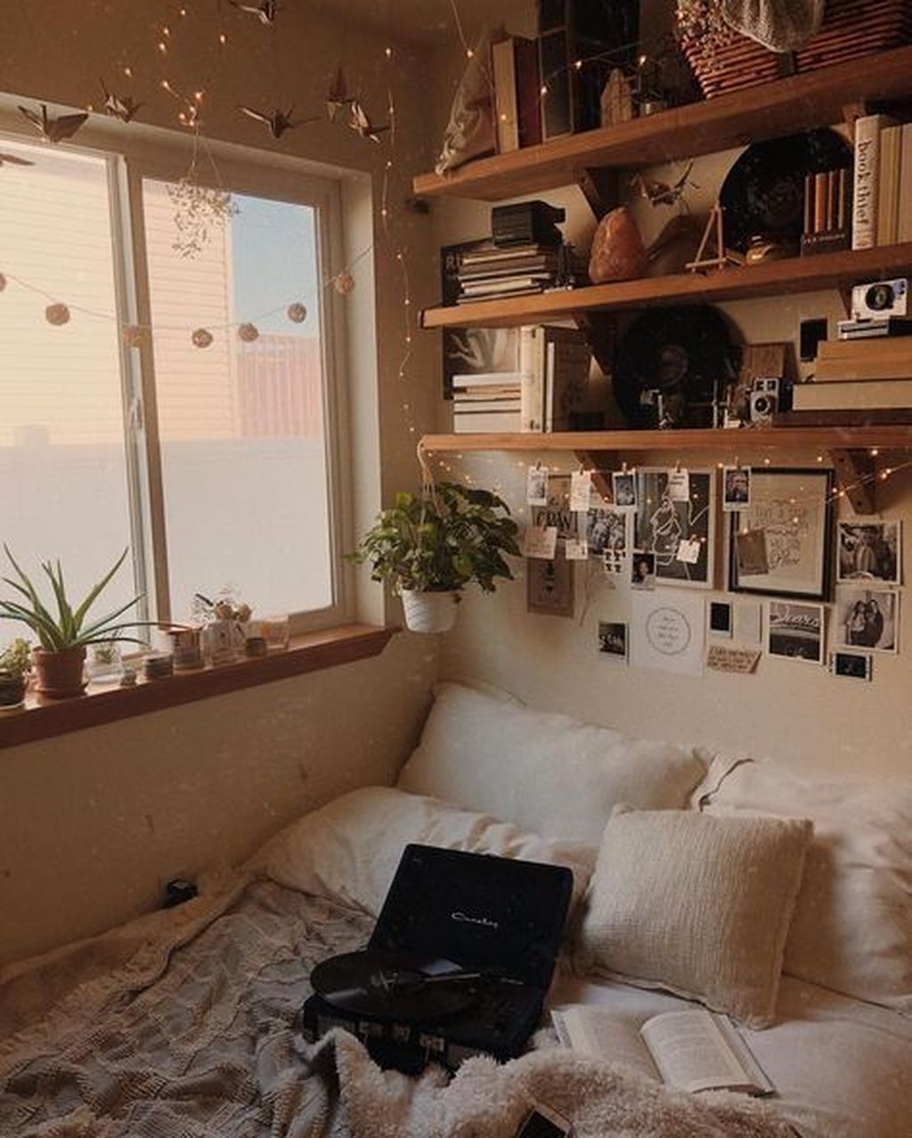 47 Charming Diy Dorm Room Decorating Ideas On A Budget -   18 room decor Escritorio vintage ideas