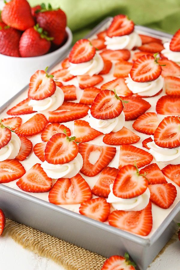 Strawberry Poke Cake -   Food & Drink