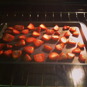 Oven Dried Strawberries -   12 desserts Strawberry ovens ideas