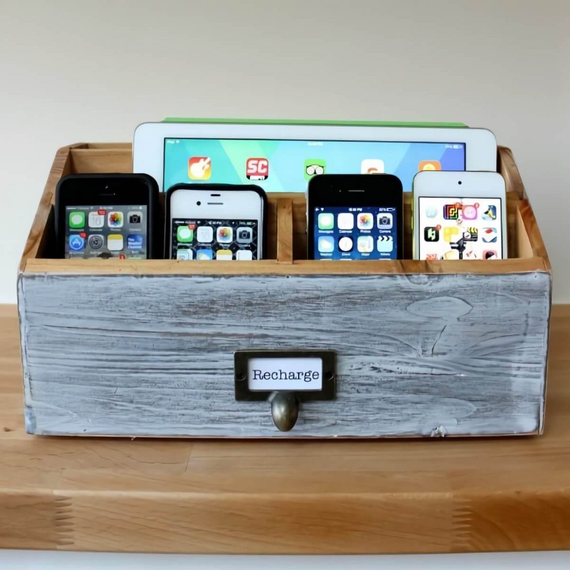 ?8 Easy and Clever DIY Charging Station Ideas -   13 room decor Easy charging stations ideas