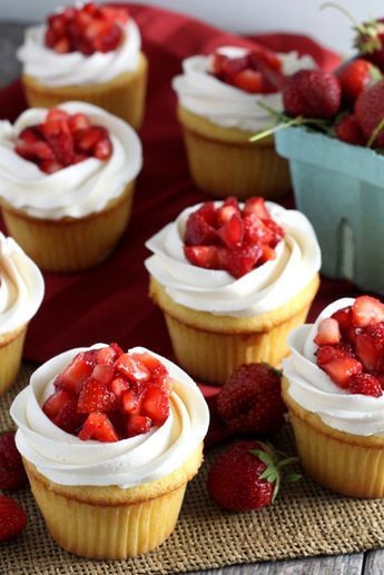 15 Cutest Cupcake Recipes for Your Easter Table -   14 cup cake Strawberry ideas