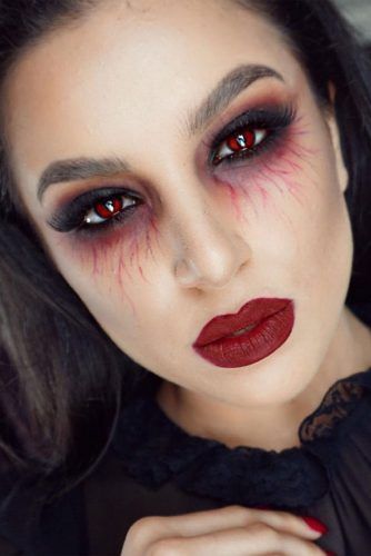 30+ Insane Yet Pretty Halloween Makeup Ideas -   5 makeup Halloween zumbi ideas
