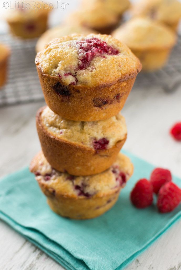 Super Moist Lemon Raspberry Muffins -   11 desserts Lemon raspberry ideas