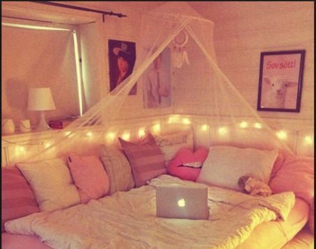 11 room decor Pink fairy lights ideas