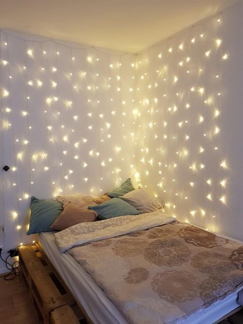 11 room decor Pink fairy lights ideas