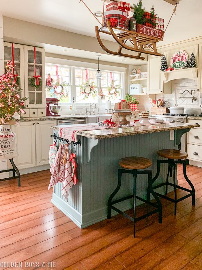 Holiday Housewalk 2018 -   12 holiday Decorations kitchen ideas