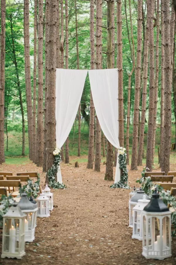 12 wedding Forest backdrop ideas