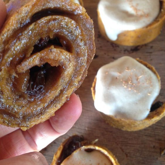 Cinnamon Buns, The Best Raw Cinnamon Bun Recipe Ever! -   15 desserts Mini raw vegan ideas