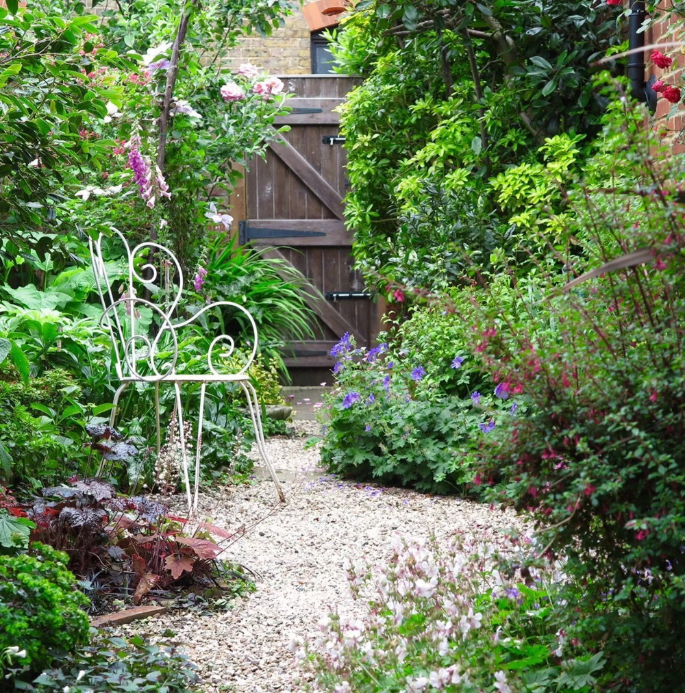 15 Beautiful Small Cottage Garden Design Ideas For Backyard Inspiration -   15 garden design Inspiration shrubs ideas