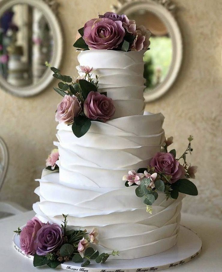 Mouth-watering Floral Wedding Cakes for Spring and Summer -   16 wedding Cakes red ideas