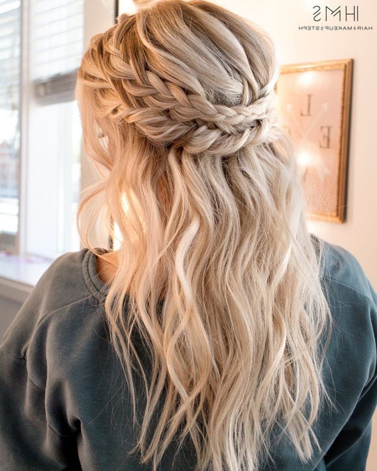 40 Stunning Prom Hairstyle Ideas in 2019 -   13 homecoming hairstyles ideas