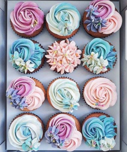 Trendy Cupcakes Flower Bouquet Buttercream Roses 33 Ideas -   14 cup cake design ideas