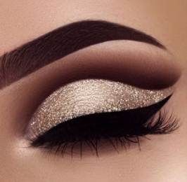 44 Ideas Makeup Glitter Eyeshadow Sparkle Beauty -   15 makeup Glitter eyeshadow ideas
