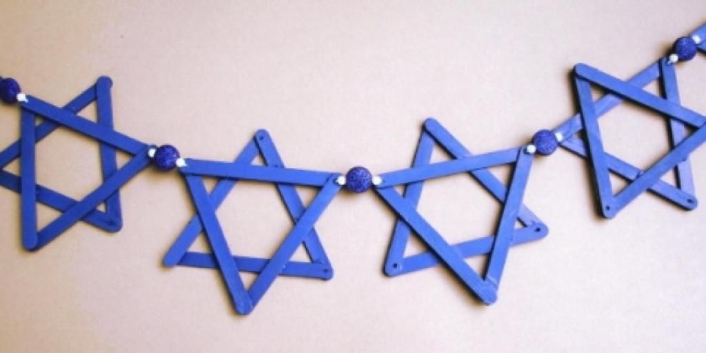 7 Easy Hanukkah Crafts For Kids - Family Review Guide -   16 holiday Crafts hanukkah ideas