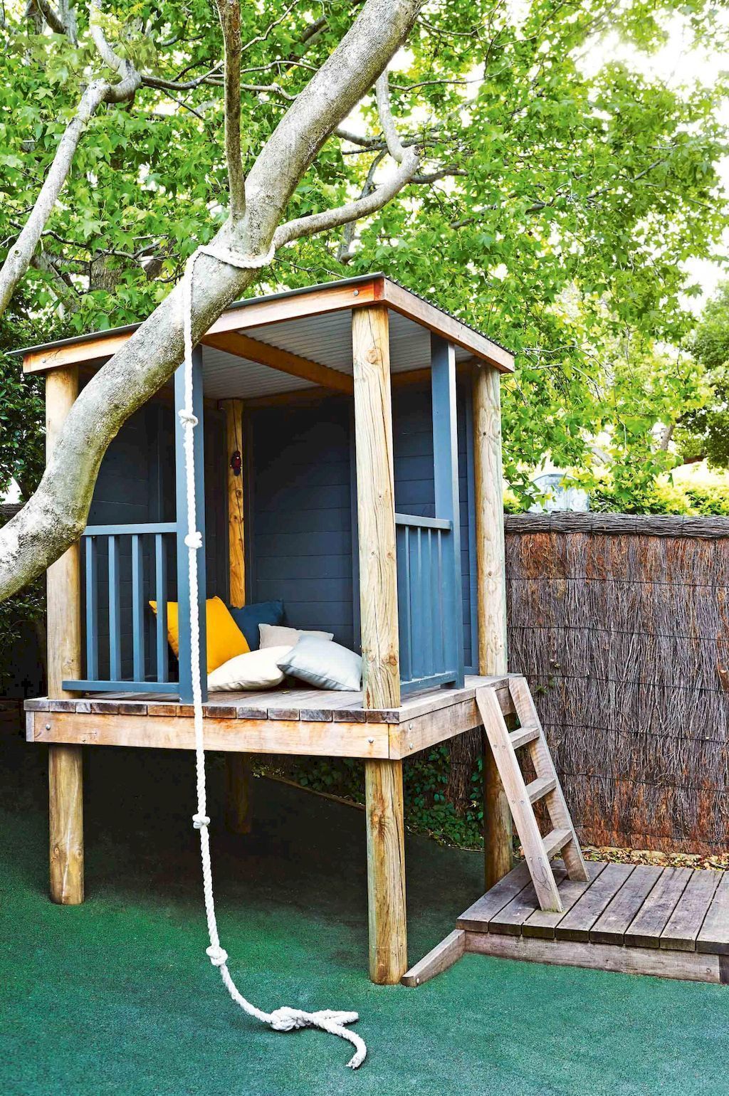 17 diy projects Backyard tree houses ideas