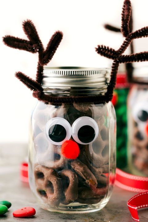 Easy Mason Jar Christmas Crafts That Are Just as Pretty as They Are Fun to Make -   17 holiday Crafts mason jars ideas
