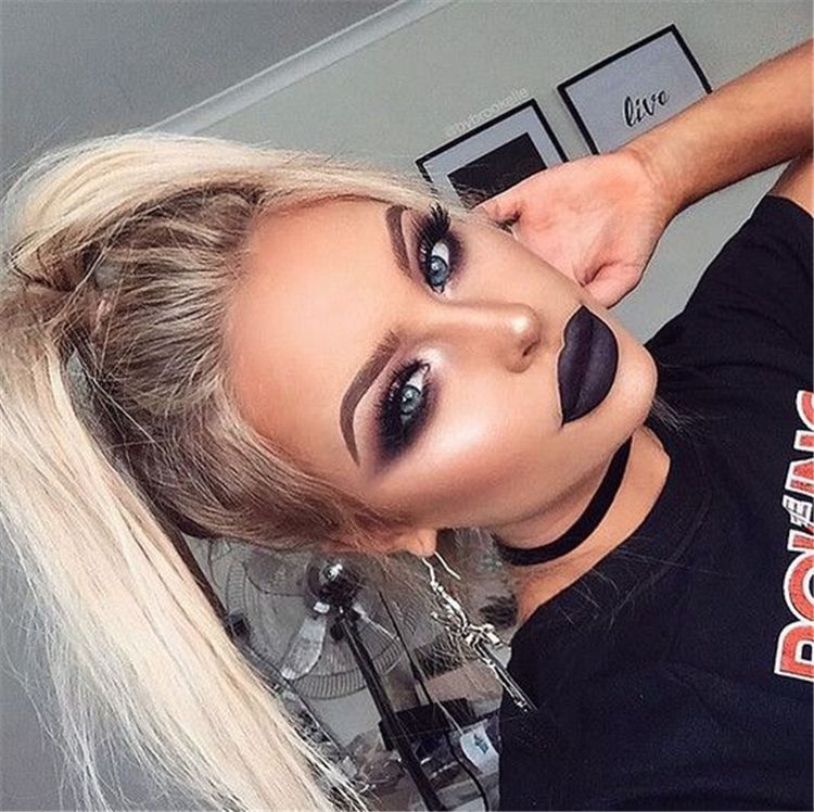35 Chic Makeup Looks With Black Lipstick You Would Love To Try - Page 23 of 35 -   17 makeup Black lipstick ideas