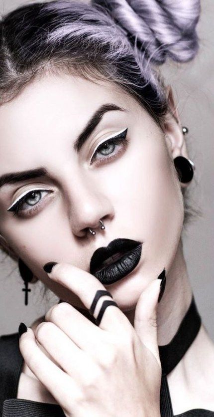 19+ Trendy how to wear black lipstick makeup eyes -   17 makeup Black lipstick ideas