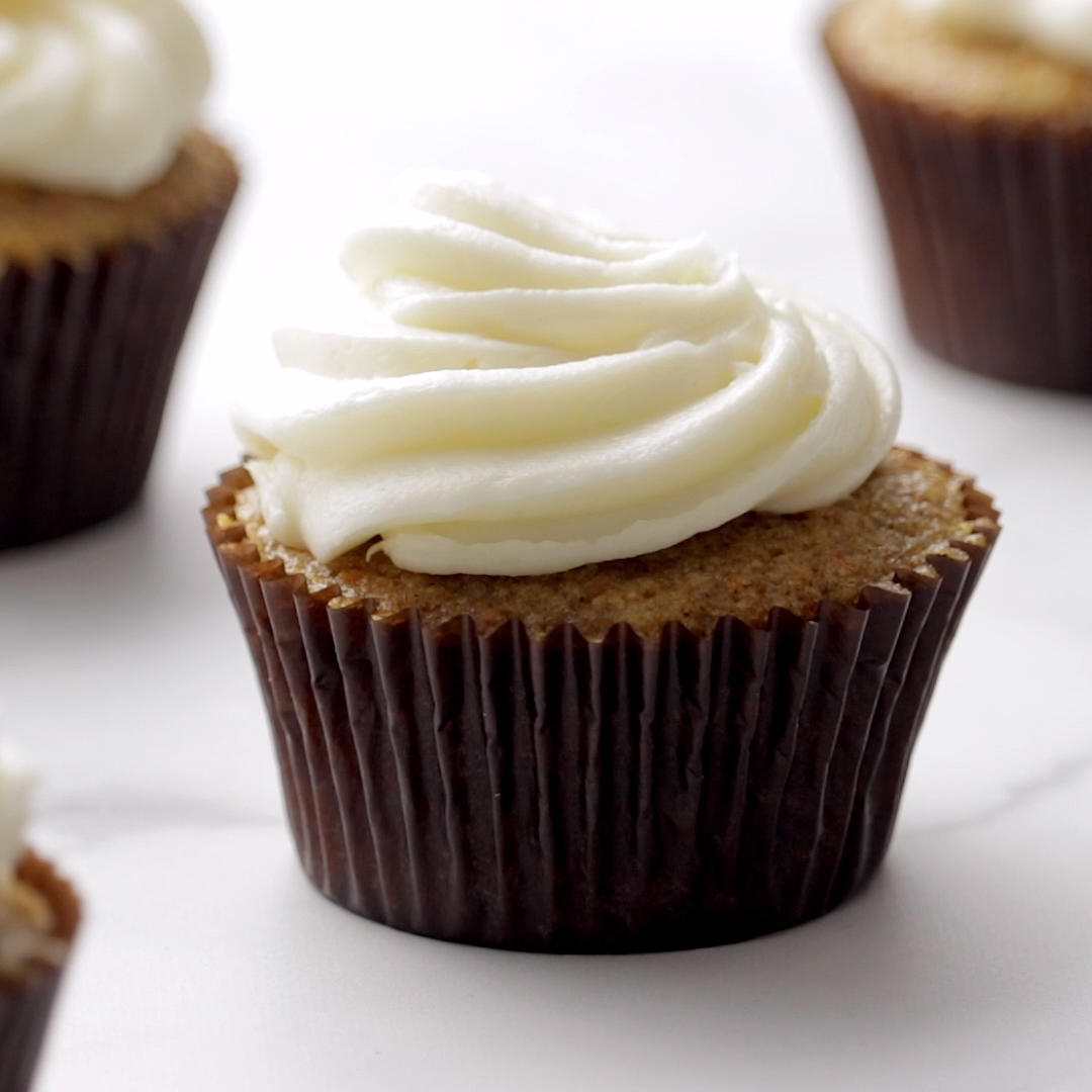 Carrot Cake Cupcakes with Cream Cheese Frosting -   11 cake Strawberry wallpaper ideas