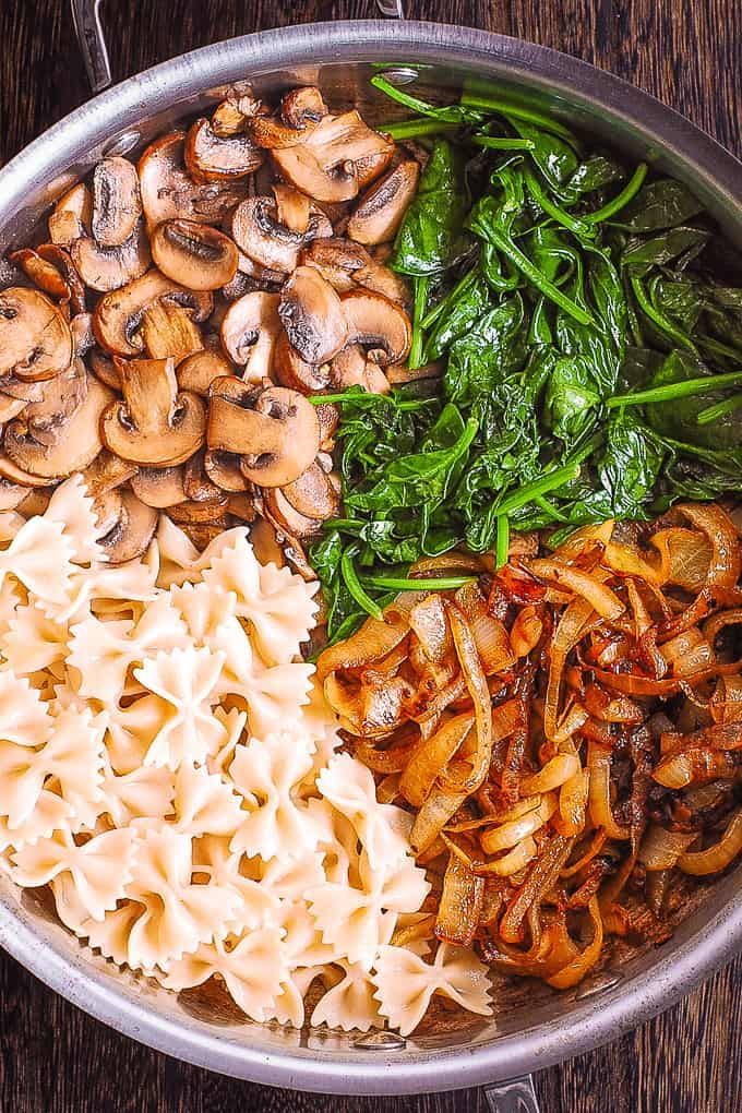 Bow Tie Pasta with Spinach, Mushrooms, Caramelized Onions -   13 healthy recipes For The Week veggies ideas