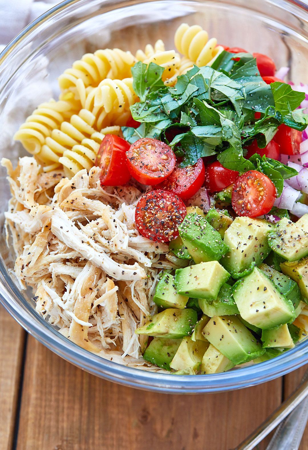 Healthy Chicken Pasta Salad with Avocado, Tomato, and Basil ? -   13 healthy recipes For The Week veggies ideas