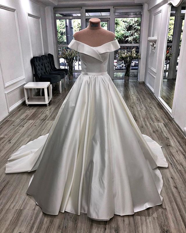 Round Shoulder Neck Wedding Dresses Ball Gowns Satin 2020 -   15 dress Ball fairytale ideas