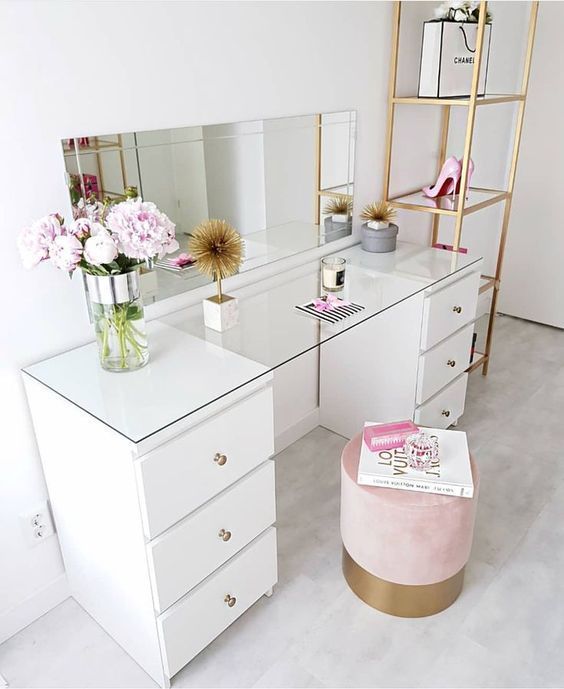 66 EXQUISITE DRESSING TABLE MAKES THE BEDROOM MORE WARM - Page 9 of 66 - Breyi -   15 makeup Room chair ideas