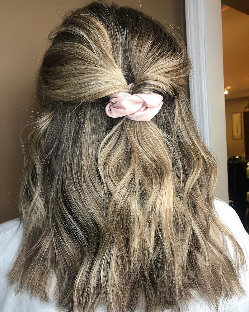 Totally Rad Hairstyles That'll Make You Glad Scrunchies Are Back -   16 hairstyles Messy life ideas