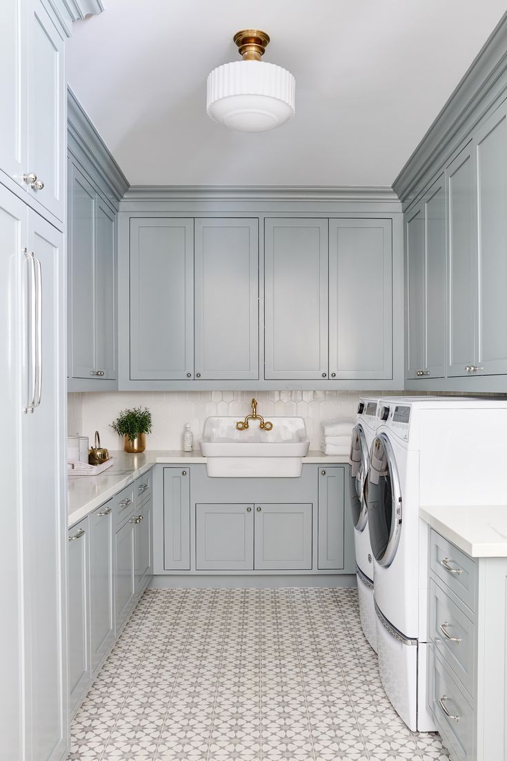 Designers' Guide to Paint Colors - The Identit? Collective -   16 room decor Blue cabinets ideas