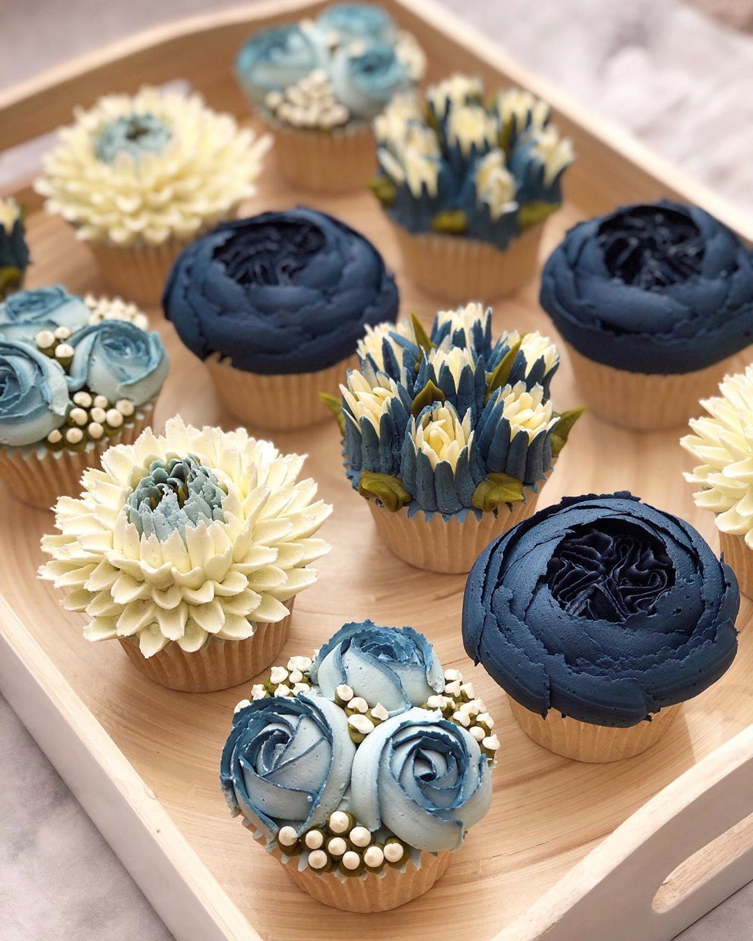 Taylor Made Cakes of Tenterden on Instagram: “Most popular colour floral cupcakes рџЌѓ how to make blue buttercream frosting is on my YouTube channel Taylor Made Cake Courses #linkinbio to…” -   10 cake Pretty colour ideas