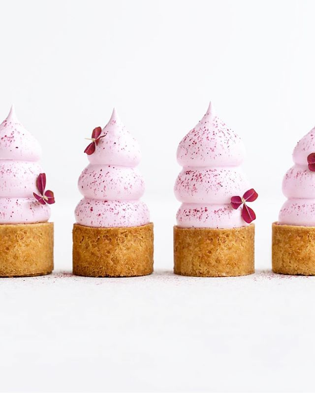 The Art of Plating on Instagram: “They're perfect рџ?­.. Raspberry cream puff tarts by @majachocolat #TheArtOfPlating” -   10 desserts Plating sweet treats ideas