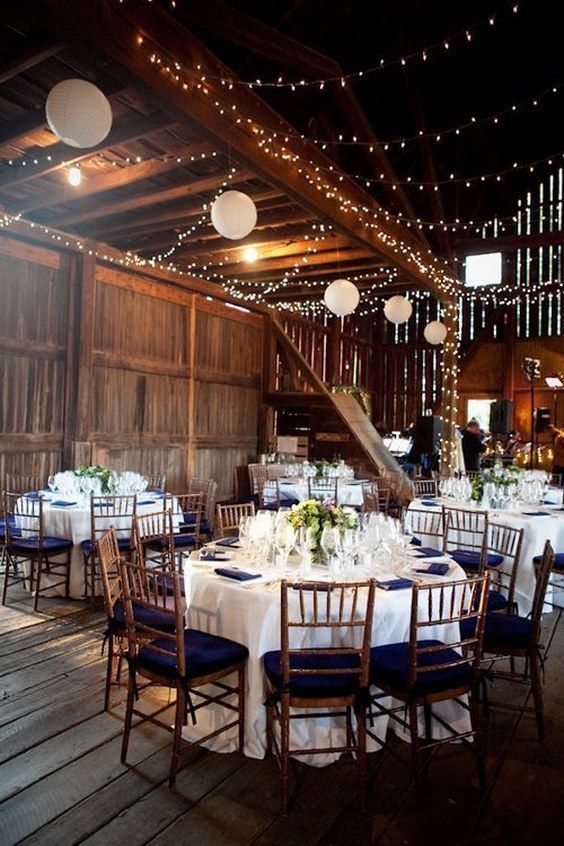 35 Cozy Barn Decor Ideas for Your Fall Wedding - Beauty of Wedding -   15 wedding Fall indoor ideas