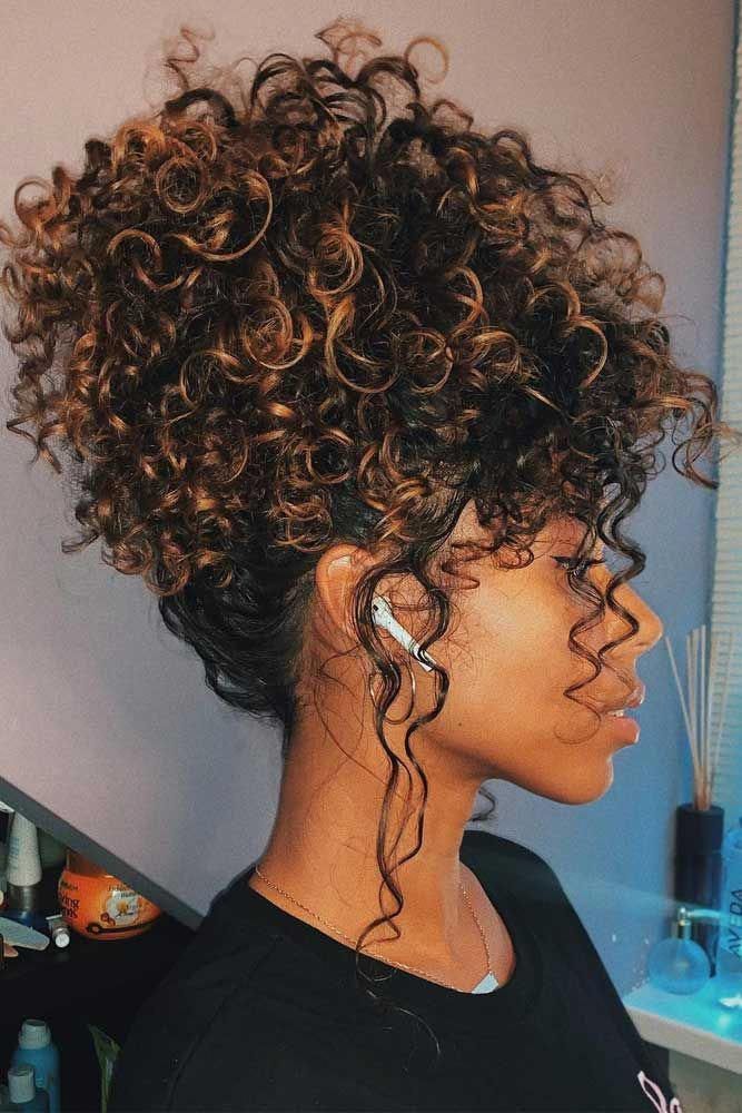 Sexy Natural Hairstyles to Wear on Valentines Day -   11 hair Caramel curly ideas