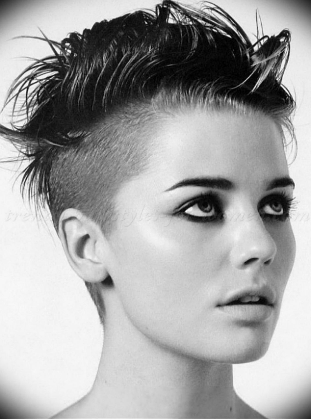 20 Beautiful Short Undercut Hairstyles for Women -   15 hairstyles Short undercut ideas