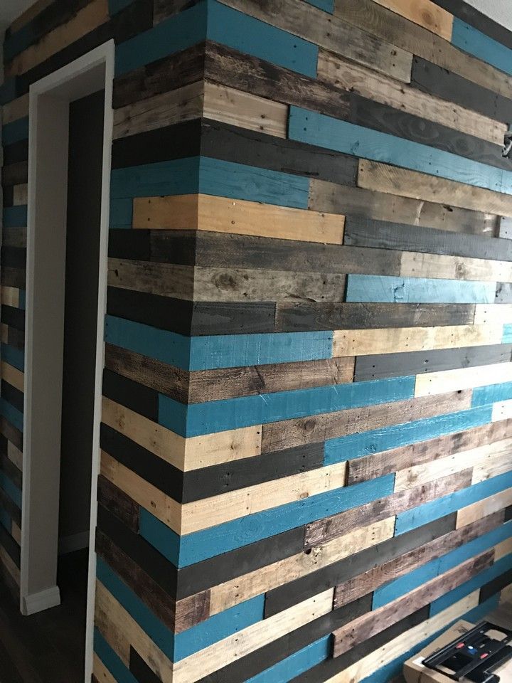 10 Gorgeous Pallet Wall Decor And Easy To Follow - House & Living -   12 room decor Rustic pallet walls ideas