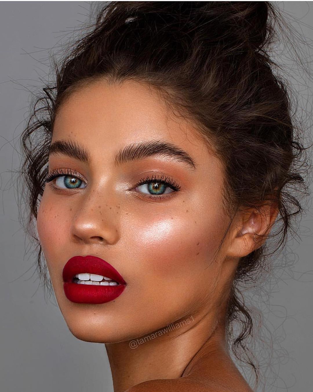 30 Summer Makeup Looks: Colorful & Glowy Makeup Ideas 2019 -   11 everyday makeup Summer ideas