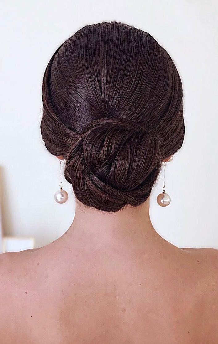 22 Elegant Wedding Hairstyles That Are Right On Trend -   16 hairstyles Simple low chignon ideas