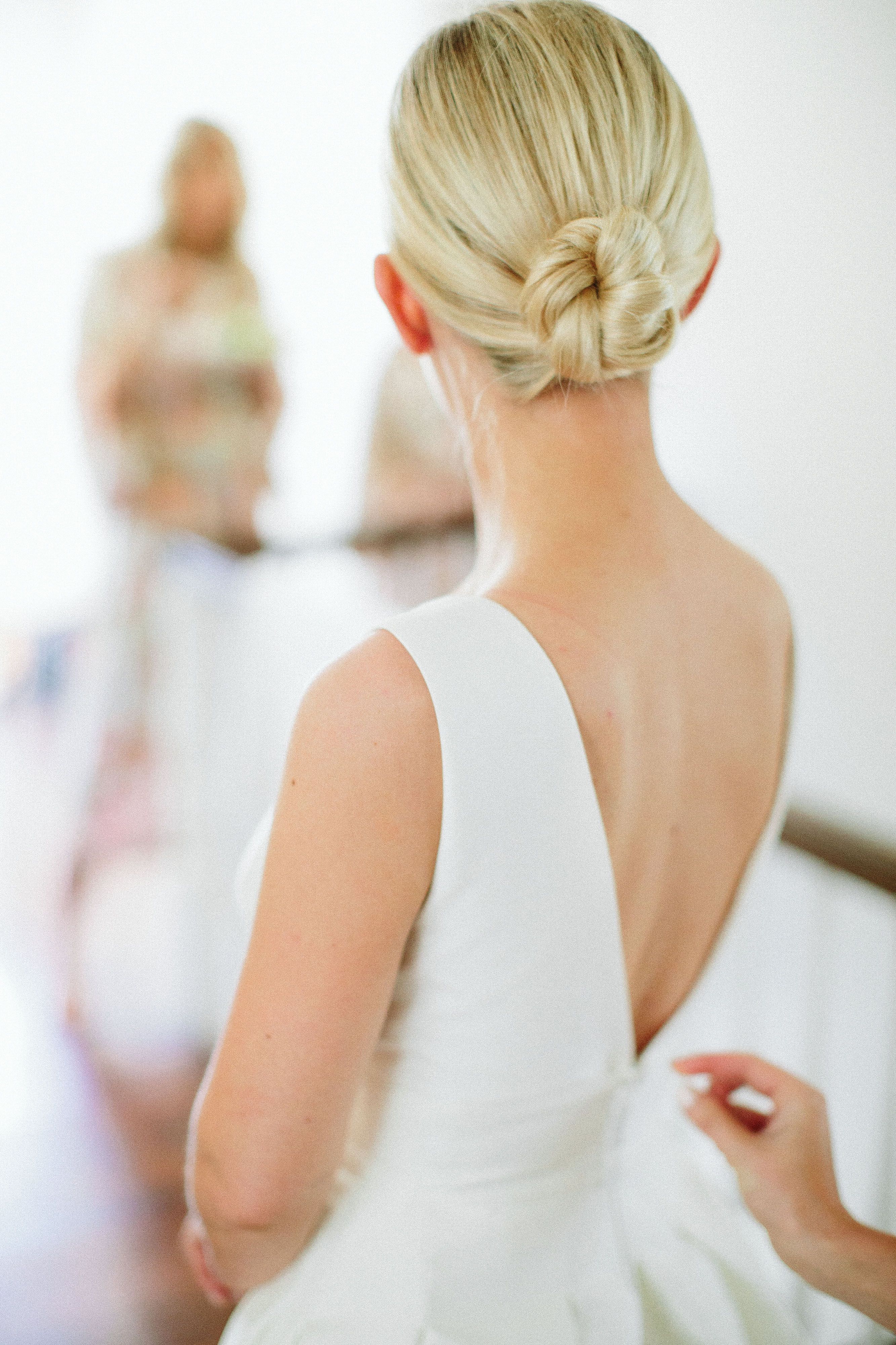 55 Simple Wedding Hairstyles That Prove Less Is More -   16 hairstyles Simple low chignon ideas