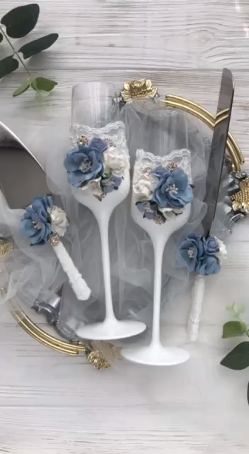 Dusty Blue Champagne Flutes Wedding Bride and Groom Toasting Flutes Wedding Set Vintage -   17 wedding Cakes blue ideas