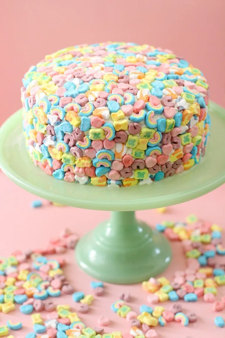 Lucky Charms cake (it's magically delicious) | BlissMakes -   18 cake Cute snacks ideas